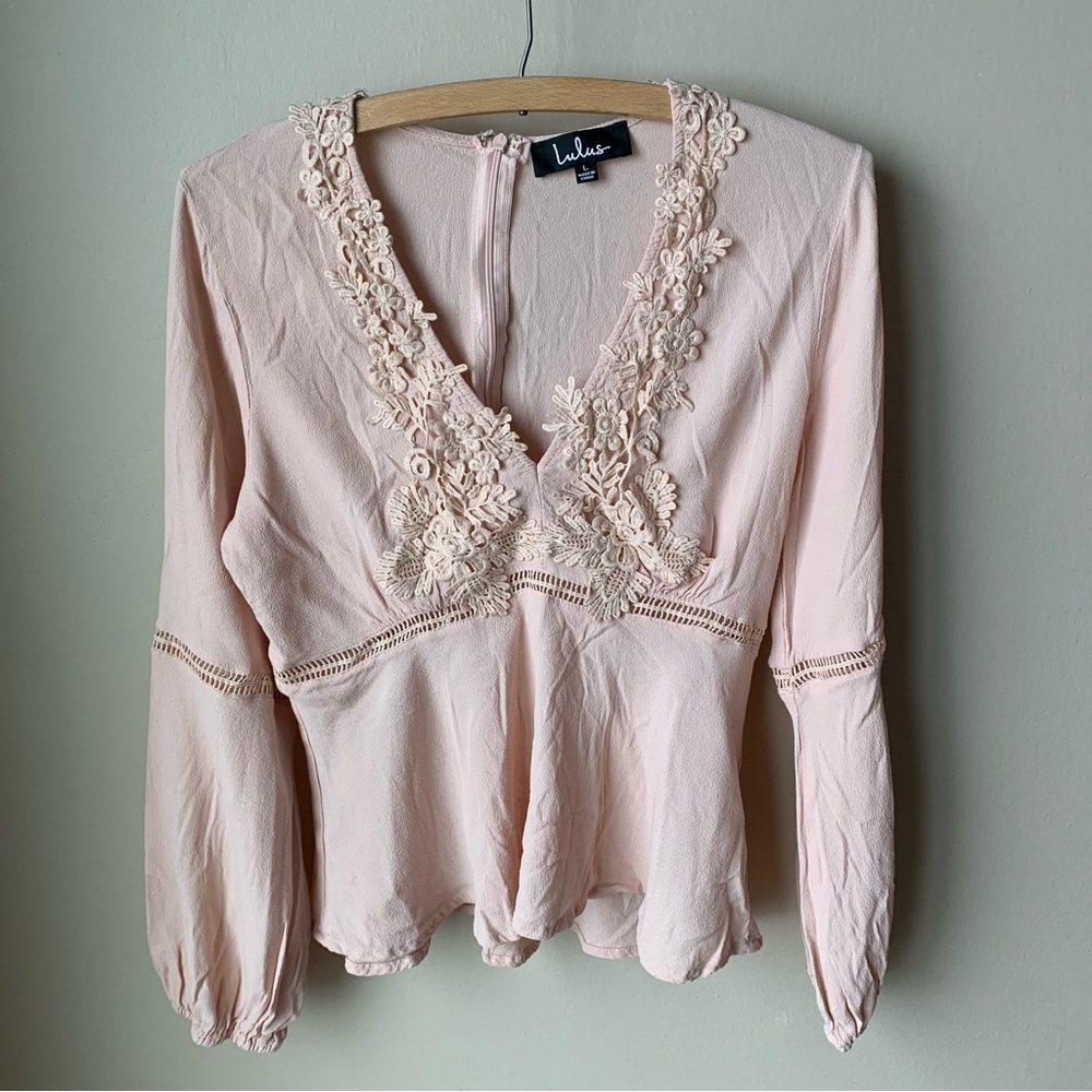 Lulu’s Applique floral lace V neck top